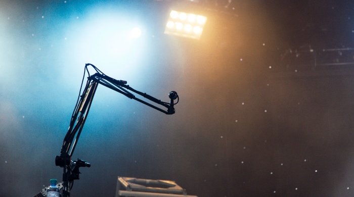 RS Stands professional audio support team with customer