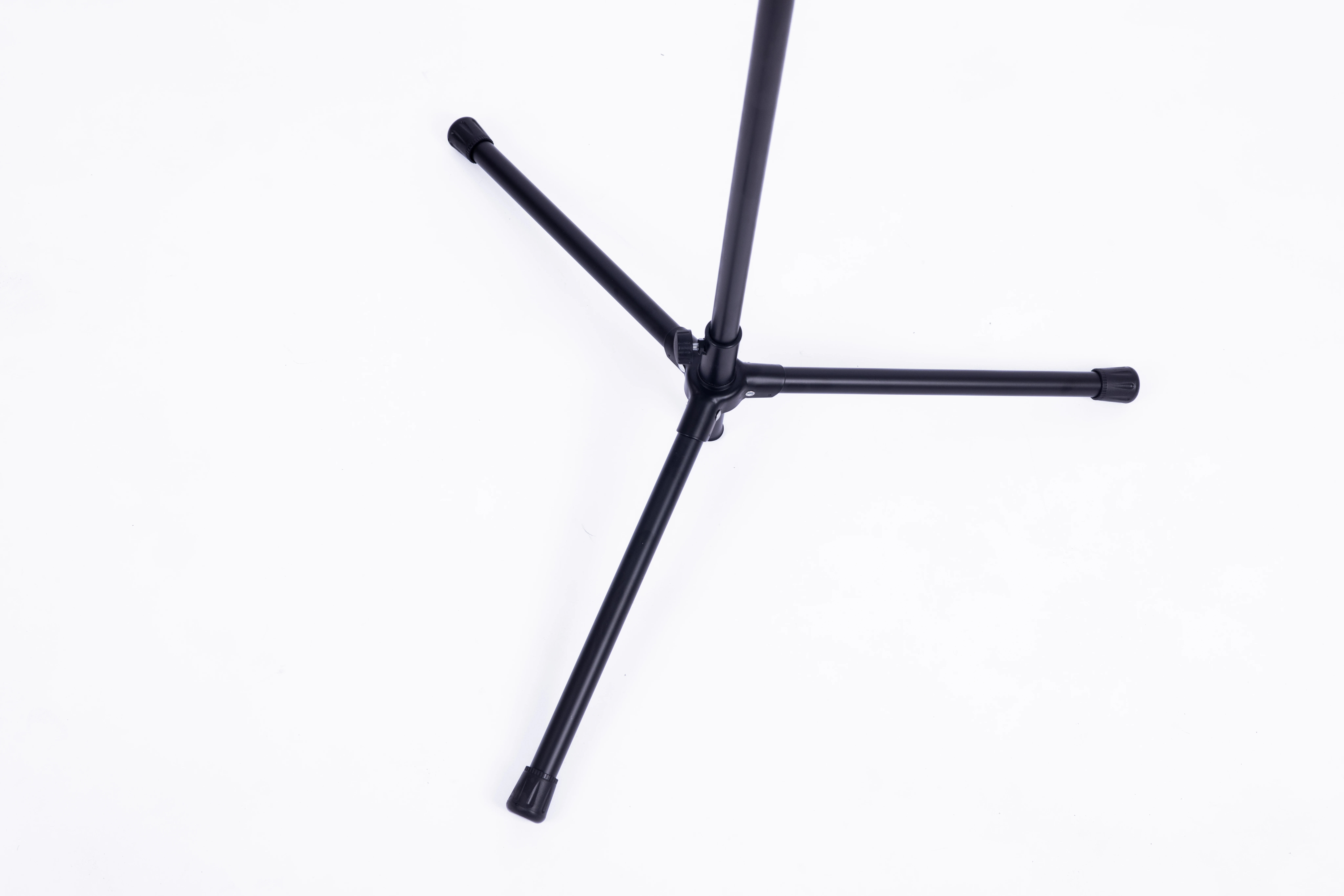 RS-322 Mic Stand fully extended in studio setup